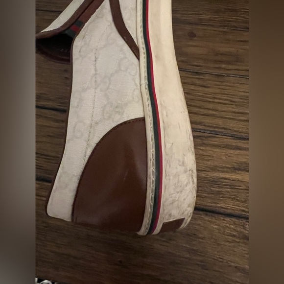 Very worn Gucci slip ons - Picture 5 of 7
